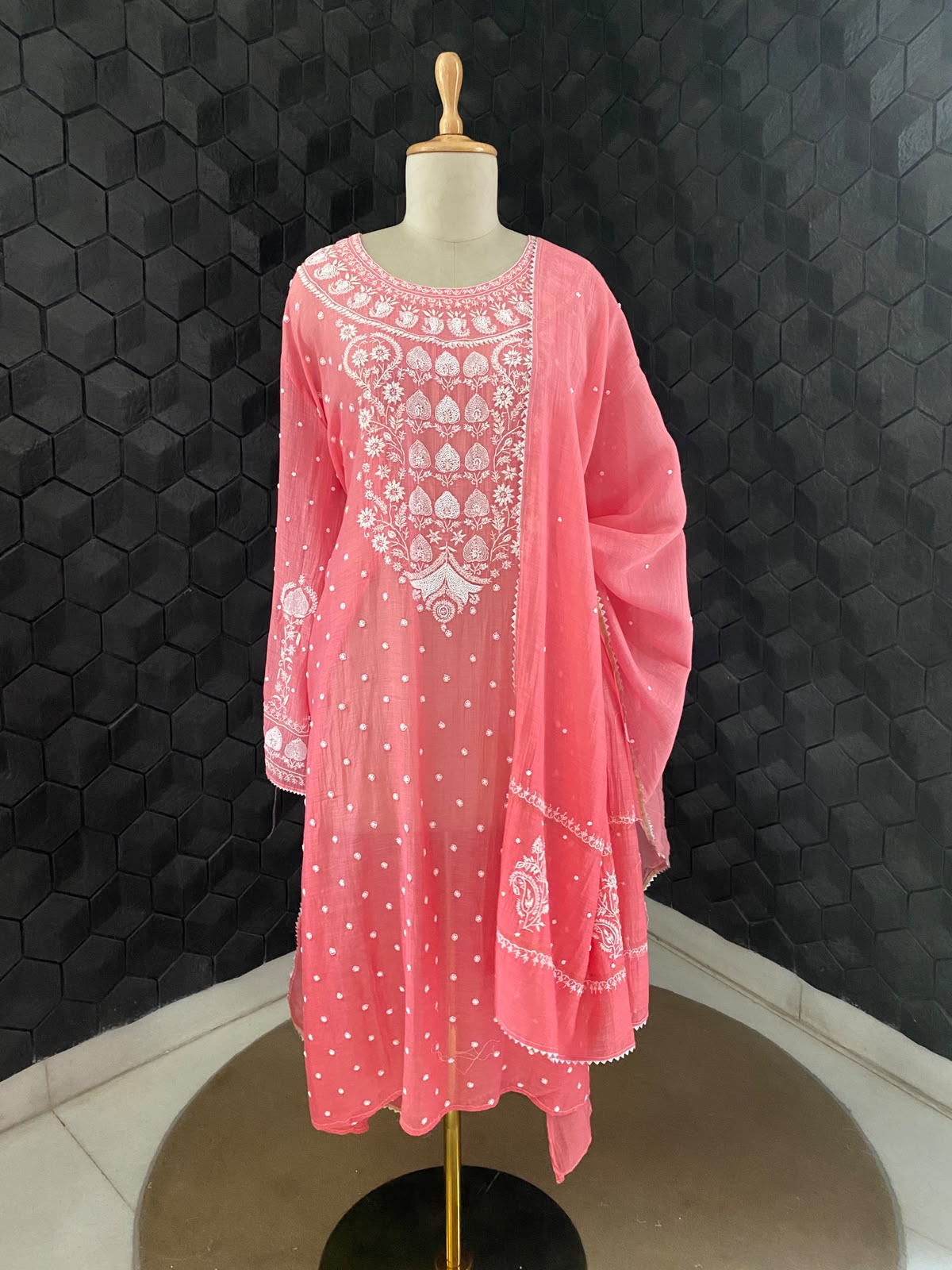 Pink Mul chanderi Chikankari kurta set.