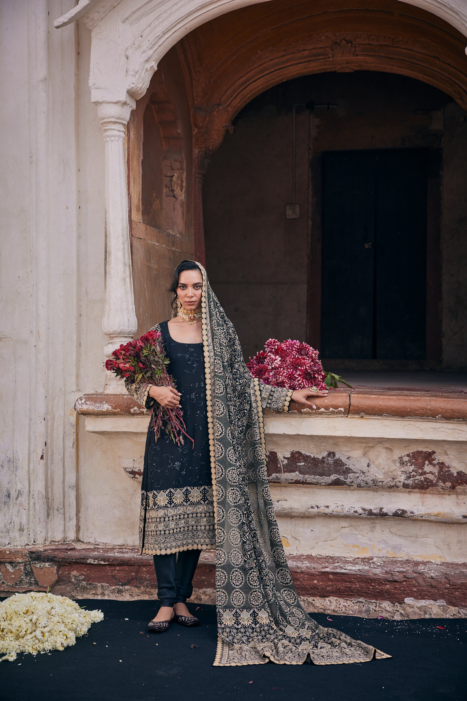 Zaira Kurta Set - Black Do-Taar Chikankari Kurta Set