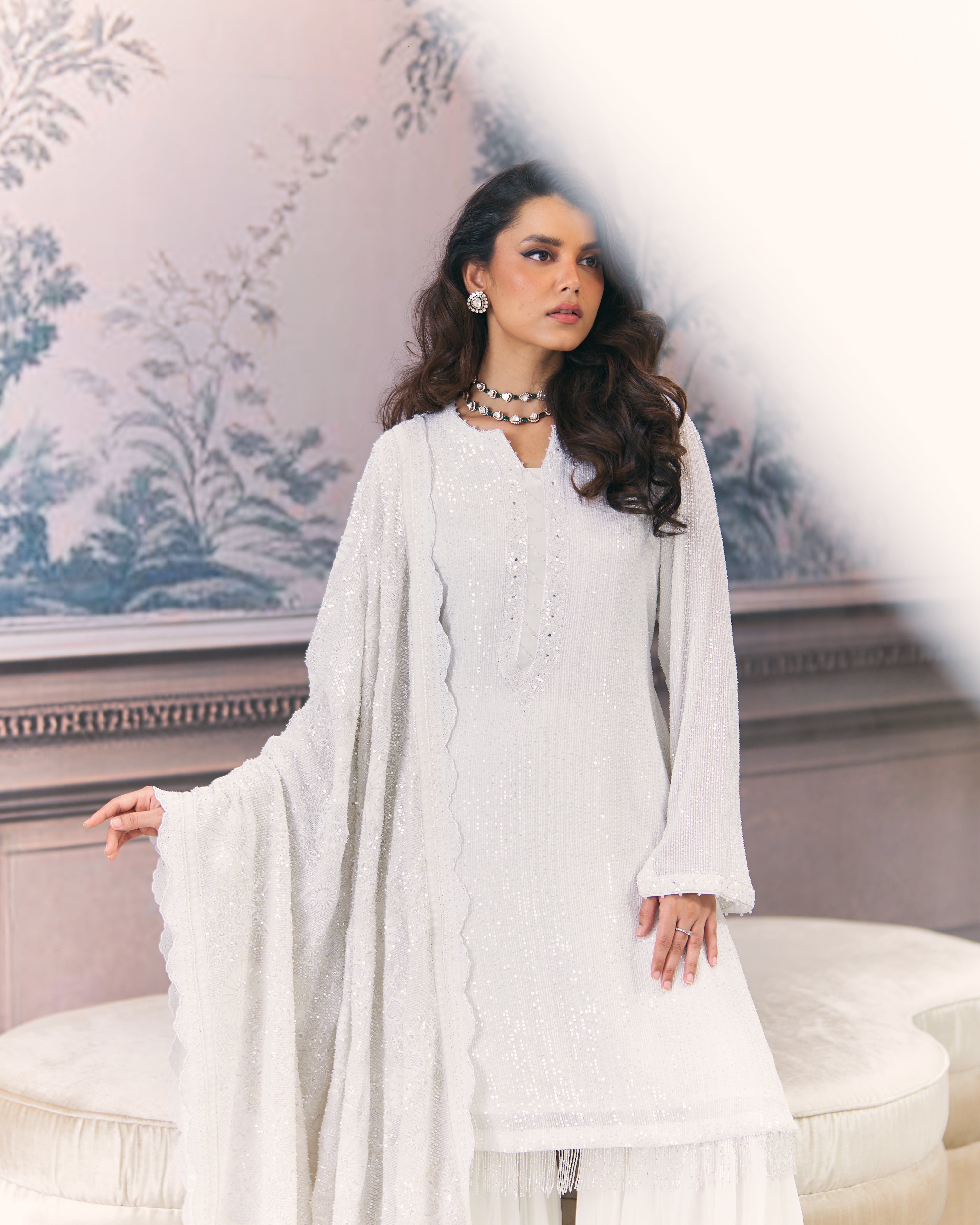 Ek-taar Chikankari statement heavy dupatta set