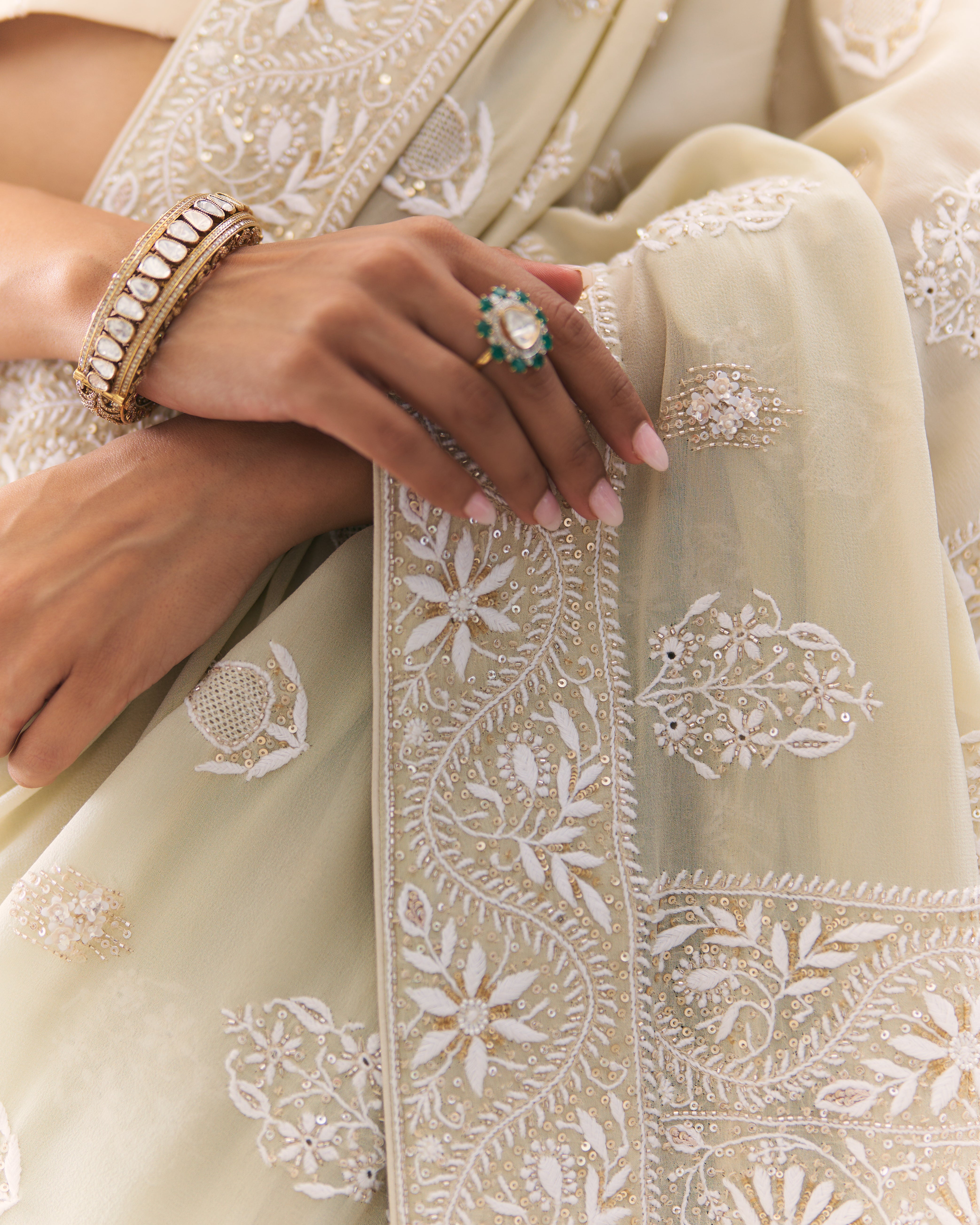 Beige Ek-Taar Chikankari Saree