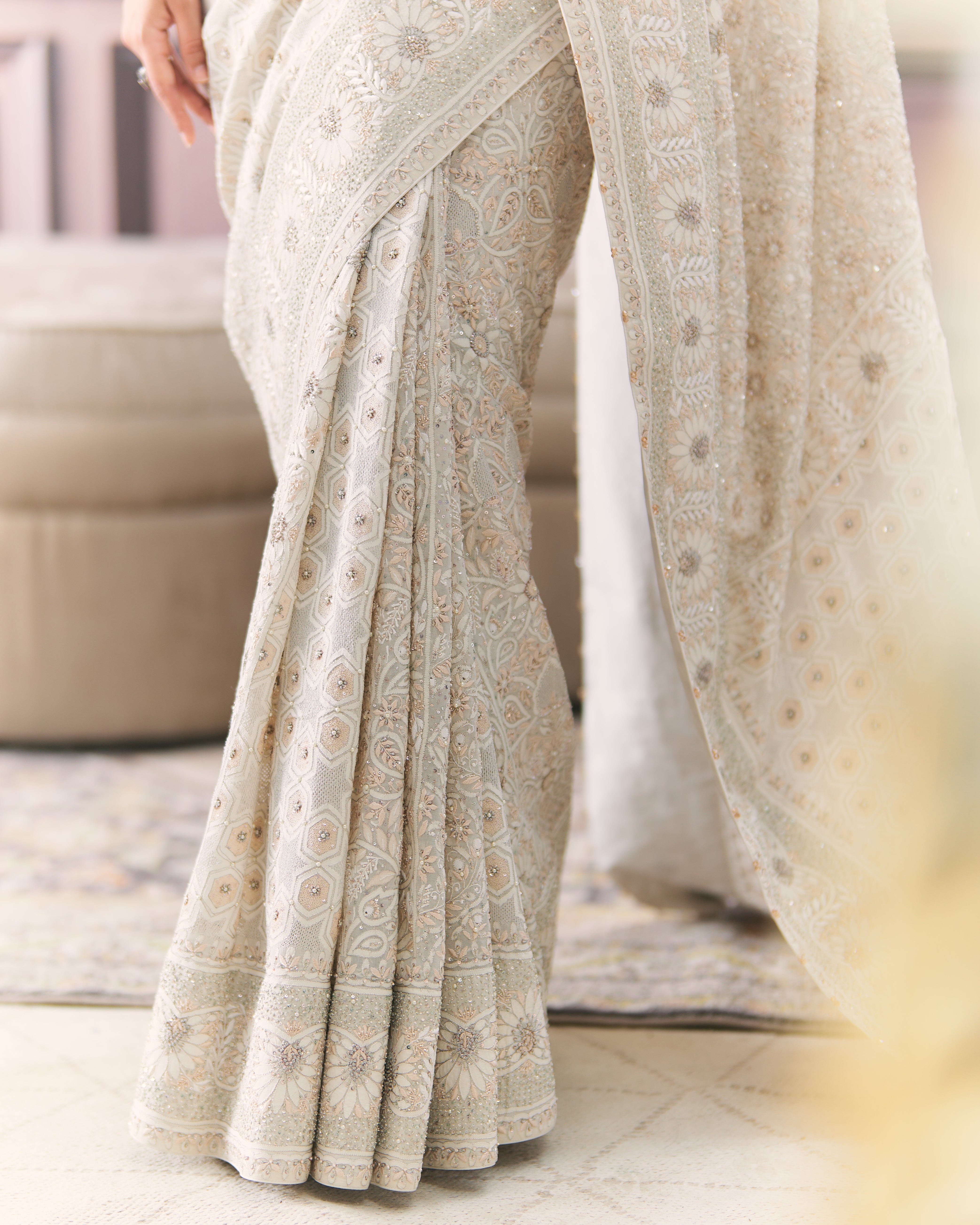 Premium Resham Thread Ek-taar Chikankari Saree