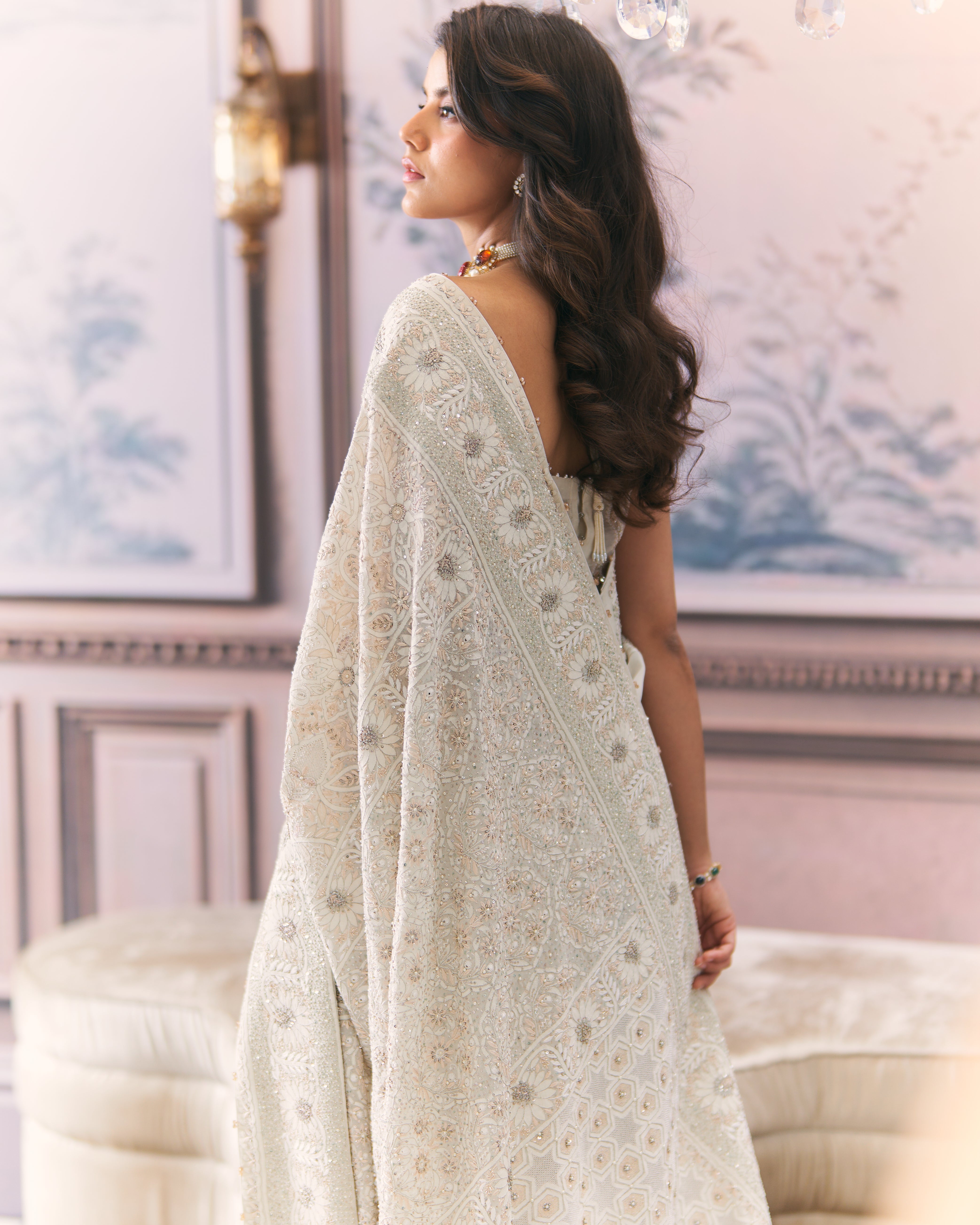 Premium Resham Thread Ek-taar Chikankari Saree