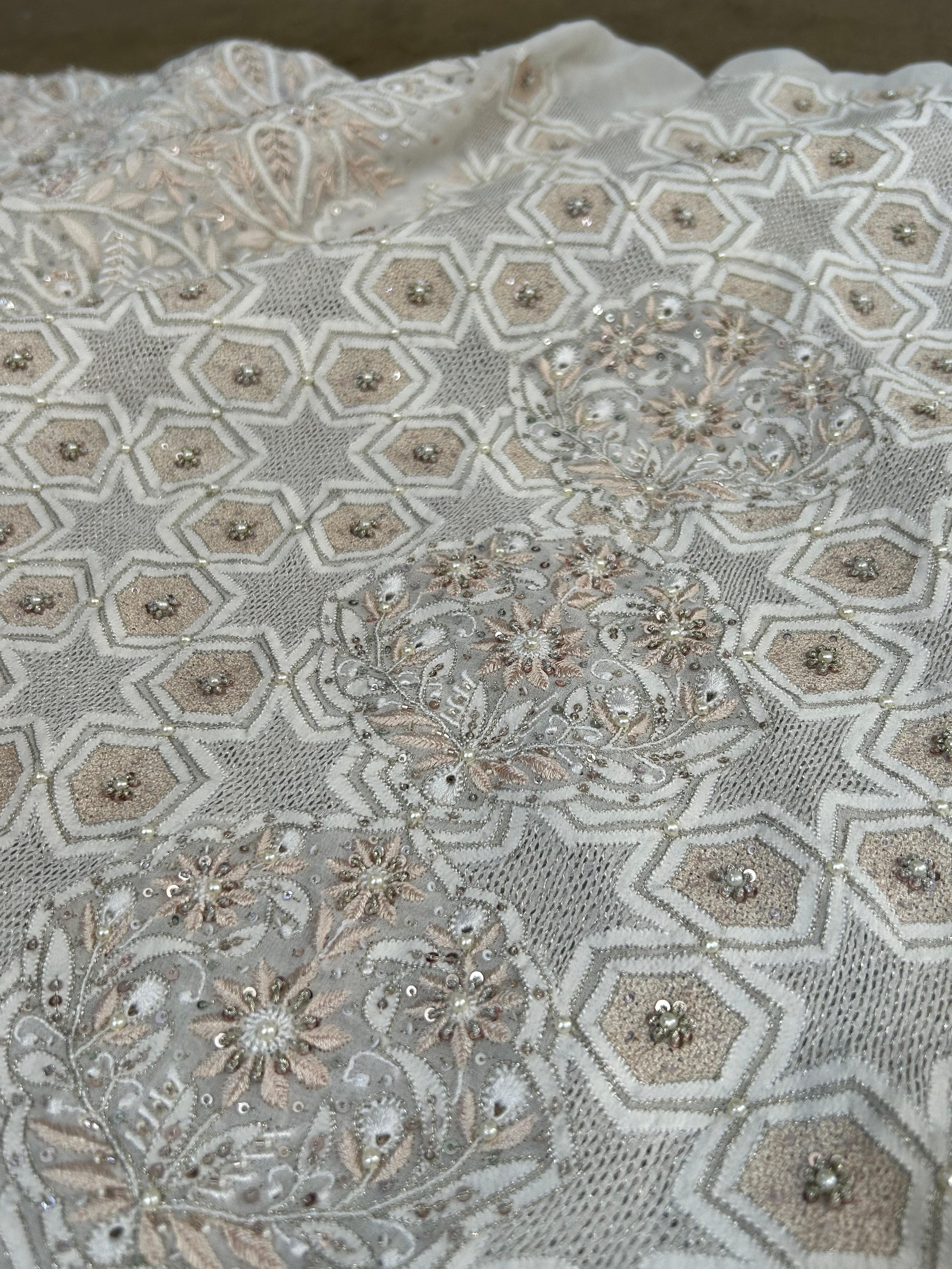 Premium Off White Georgette Ek -Taar Resham Thread Chikankari Saree