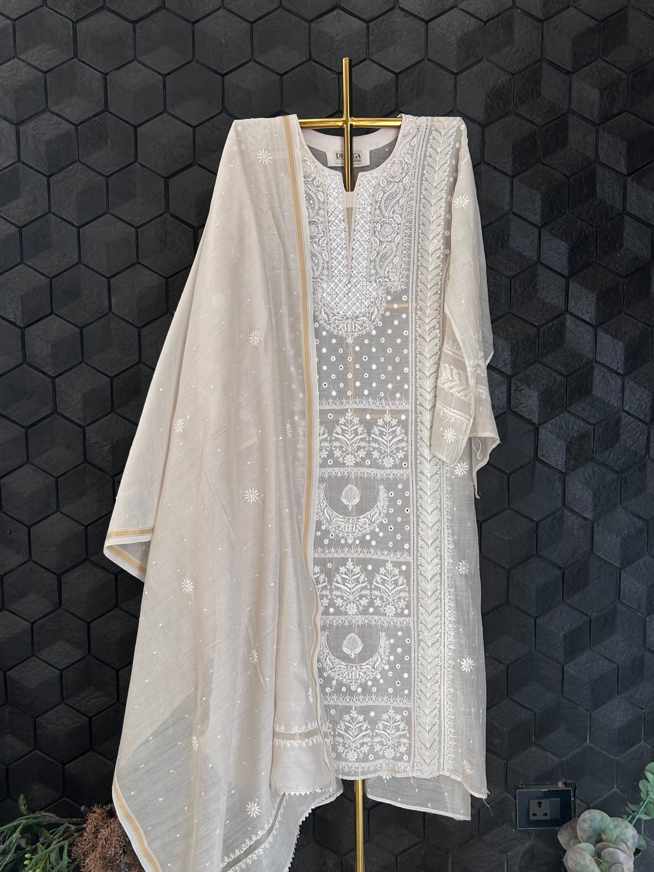 Ivory mul chanderi chikankari kurta set