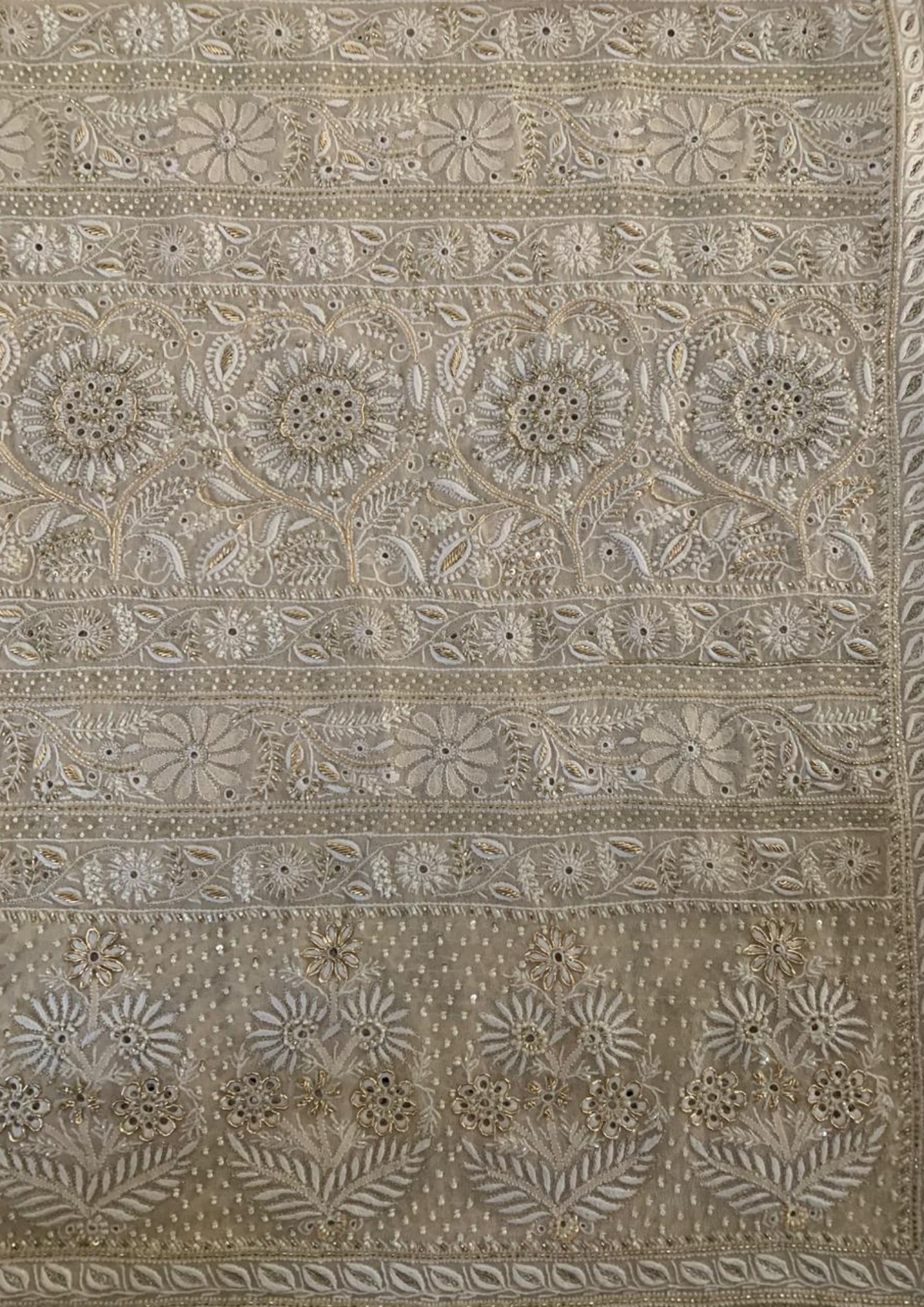 Classic Ivory & Gold Saree in Paisley Motifs