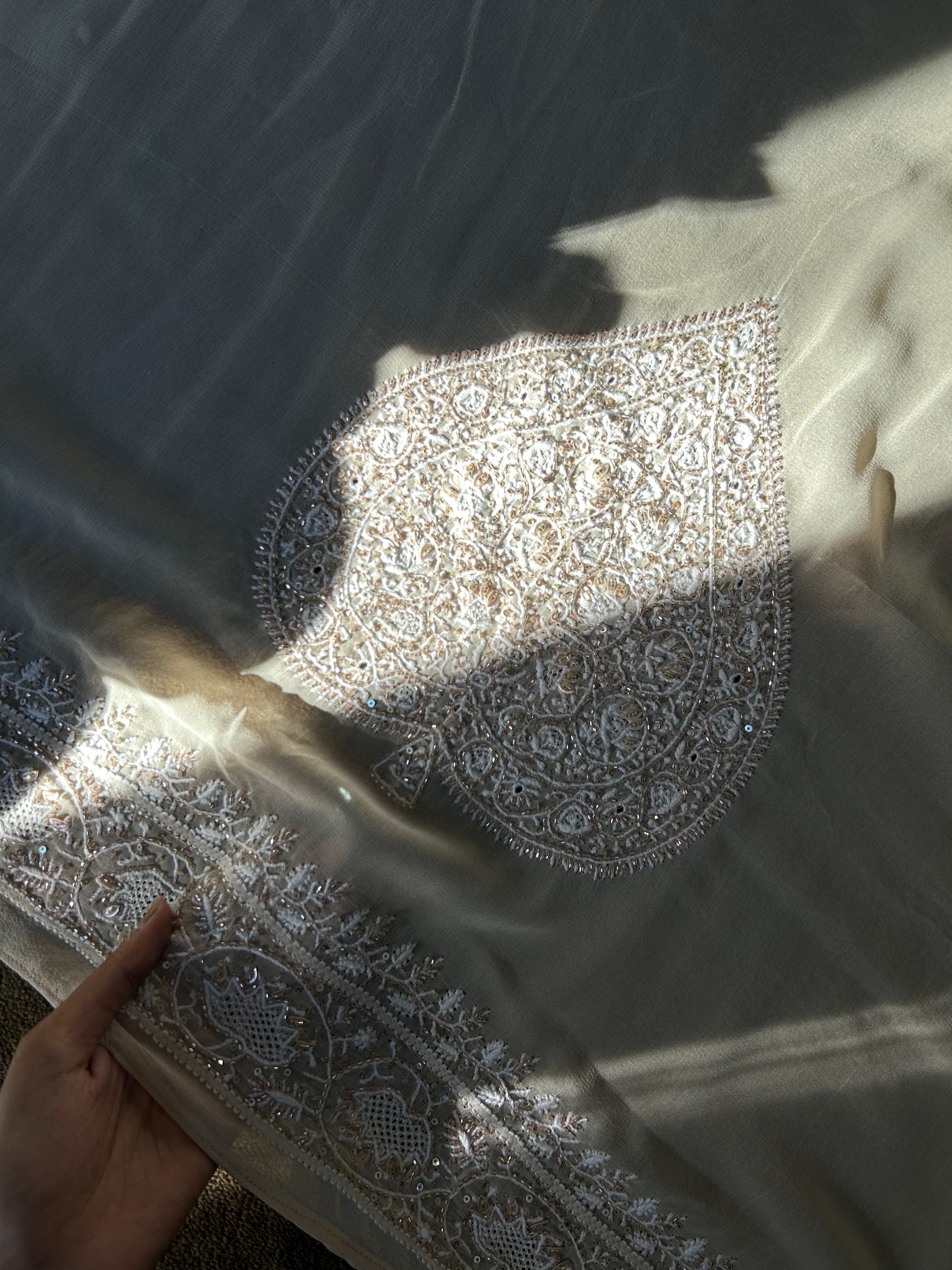 Dhaaga Signature Chikankari Paan Palla Saree