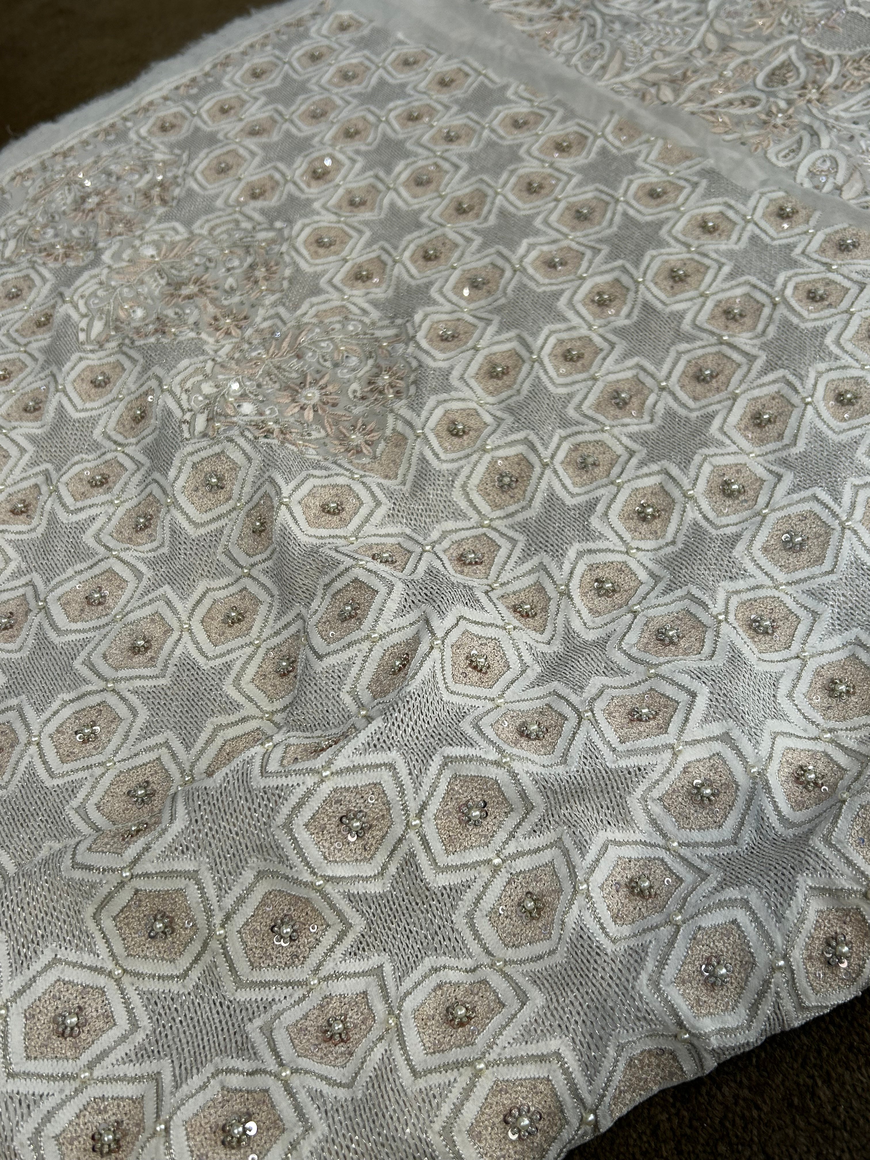 Premium Off White Georgette Ek -Taar  Resham Thread Chikankari Saree