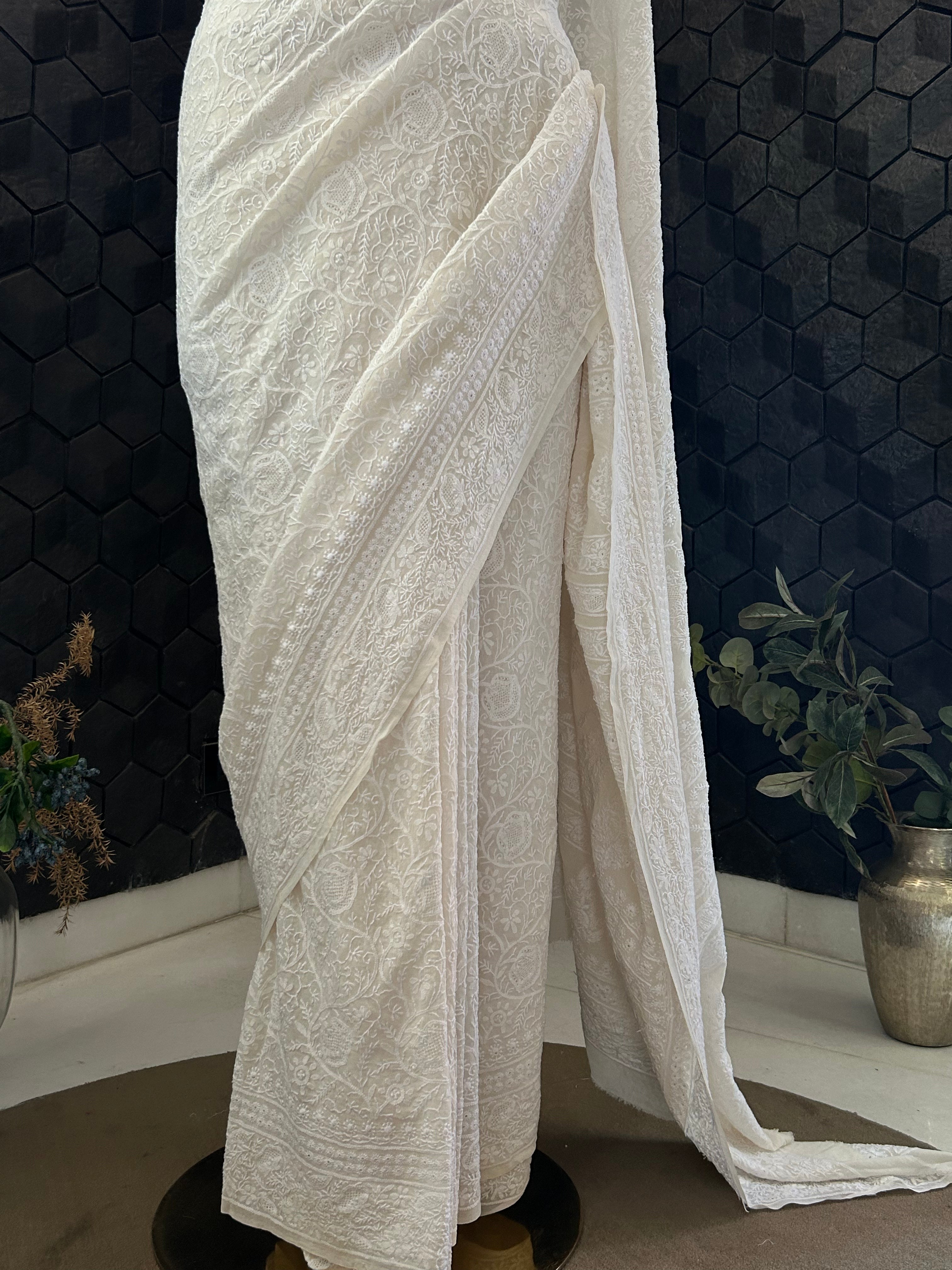 Premium White Georgette Do Taar Saree with Statement Jaal Boota