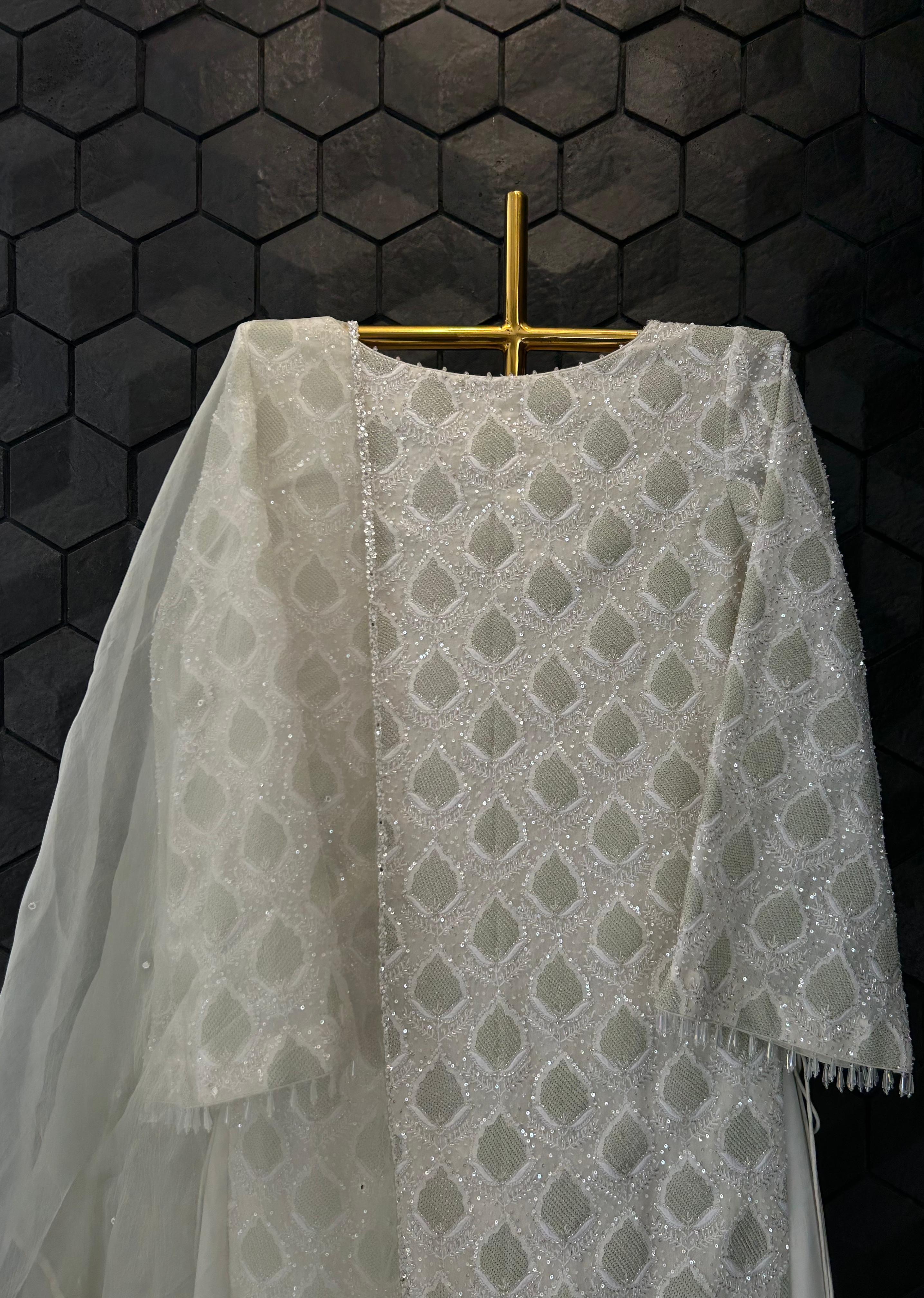 Ek-taar georgette chikankari kurta set