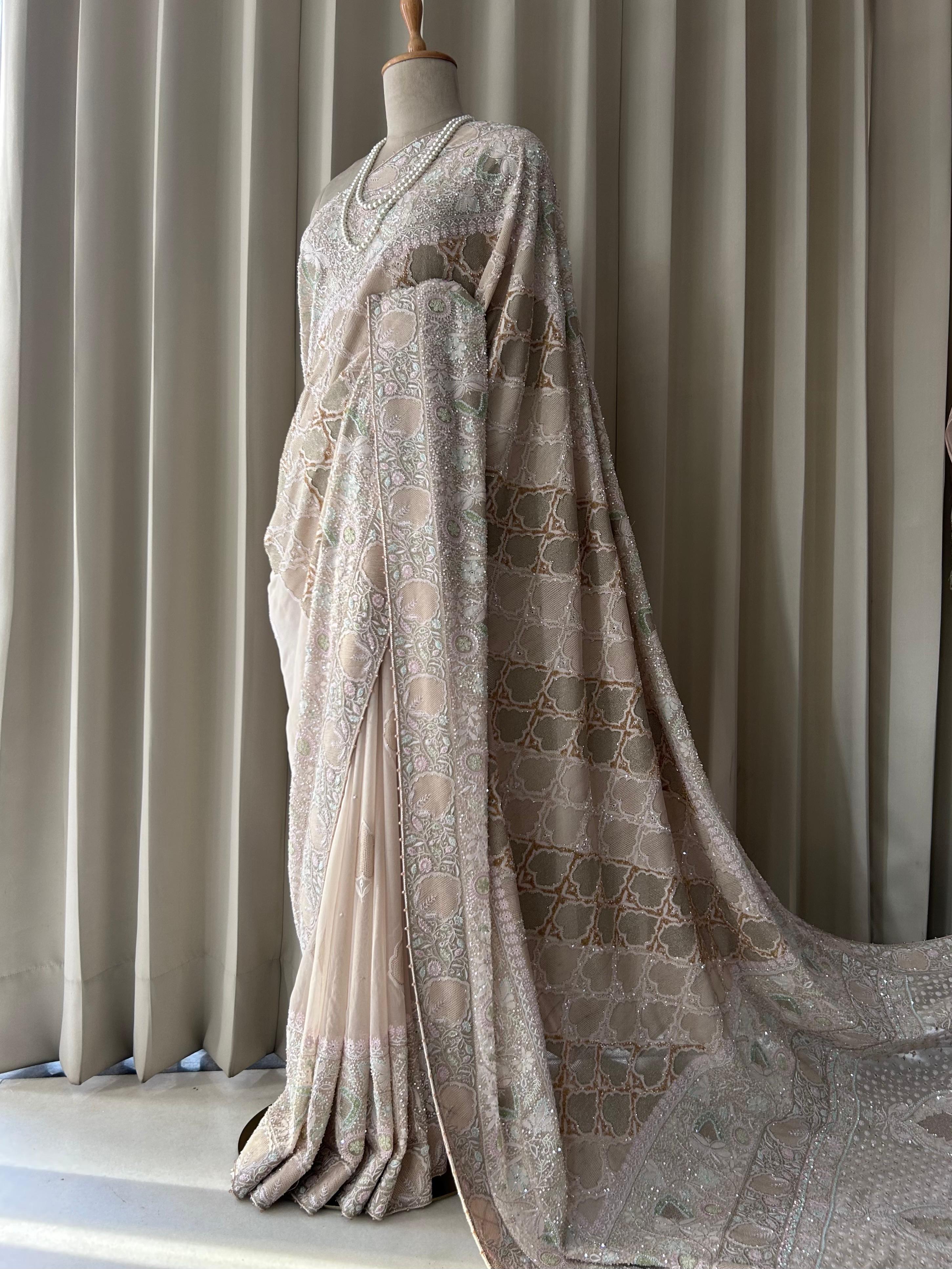 Ivory ek-taar georgette chikankari saree