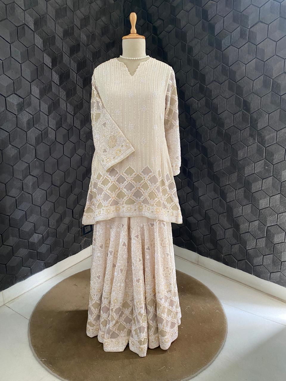 Ek-taar duo-toned kasab jaali sharara set