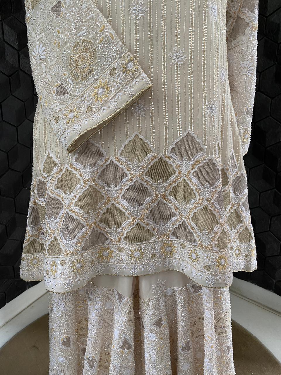 Ek-taar duo-toned kasab jaali sharara set