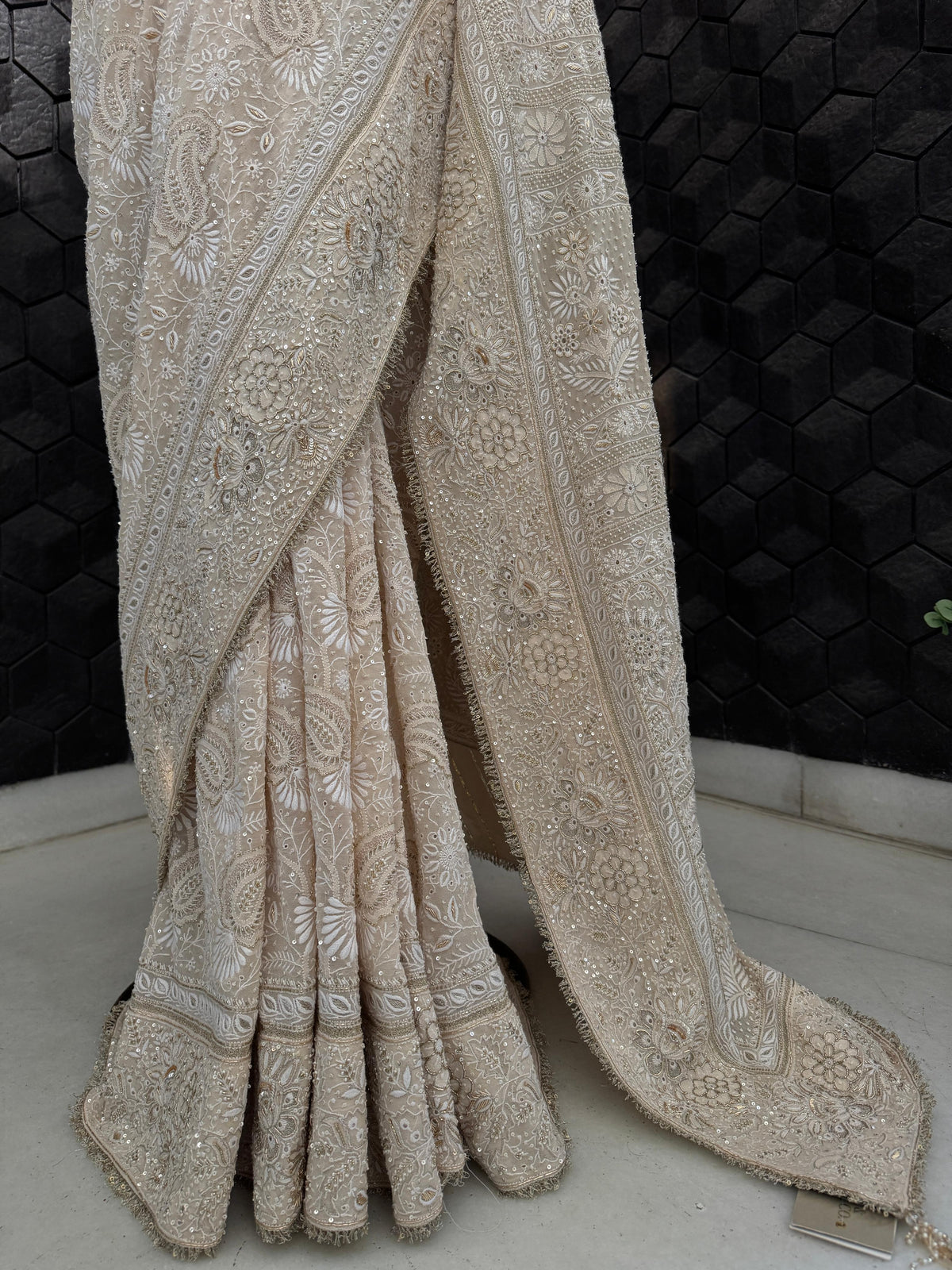 Classic Ivory & Gold Saree in Paisley Motifs