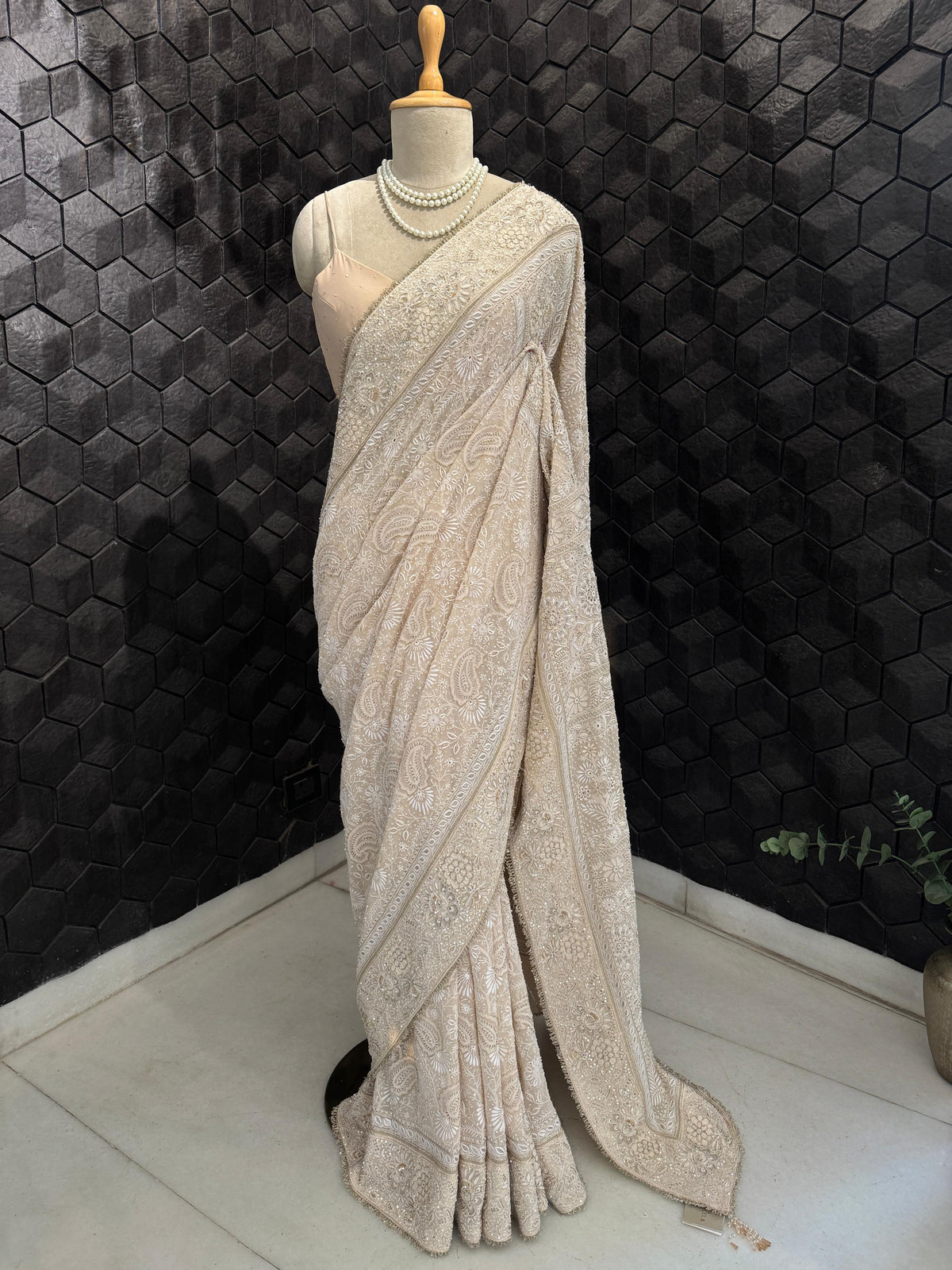 Classic Ivory & Gold Saree in Paisley Motifs