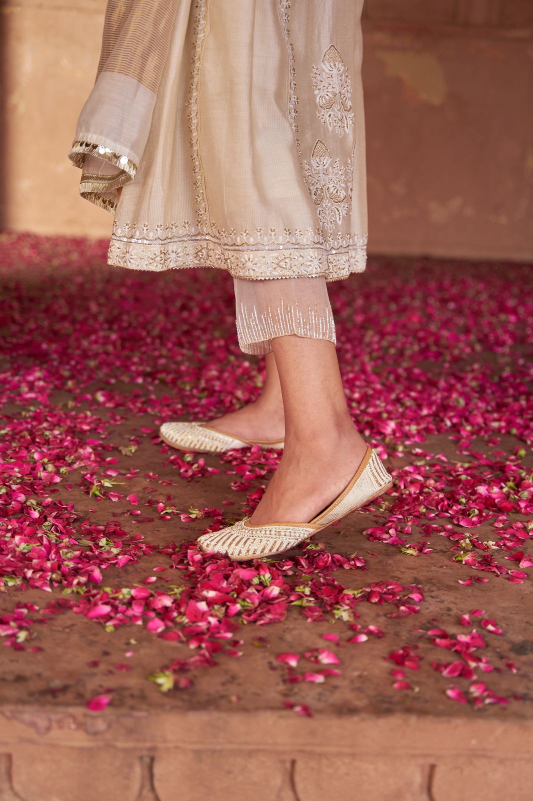 White Maheshwari Chanderi Chikankari Anarkali Set