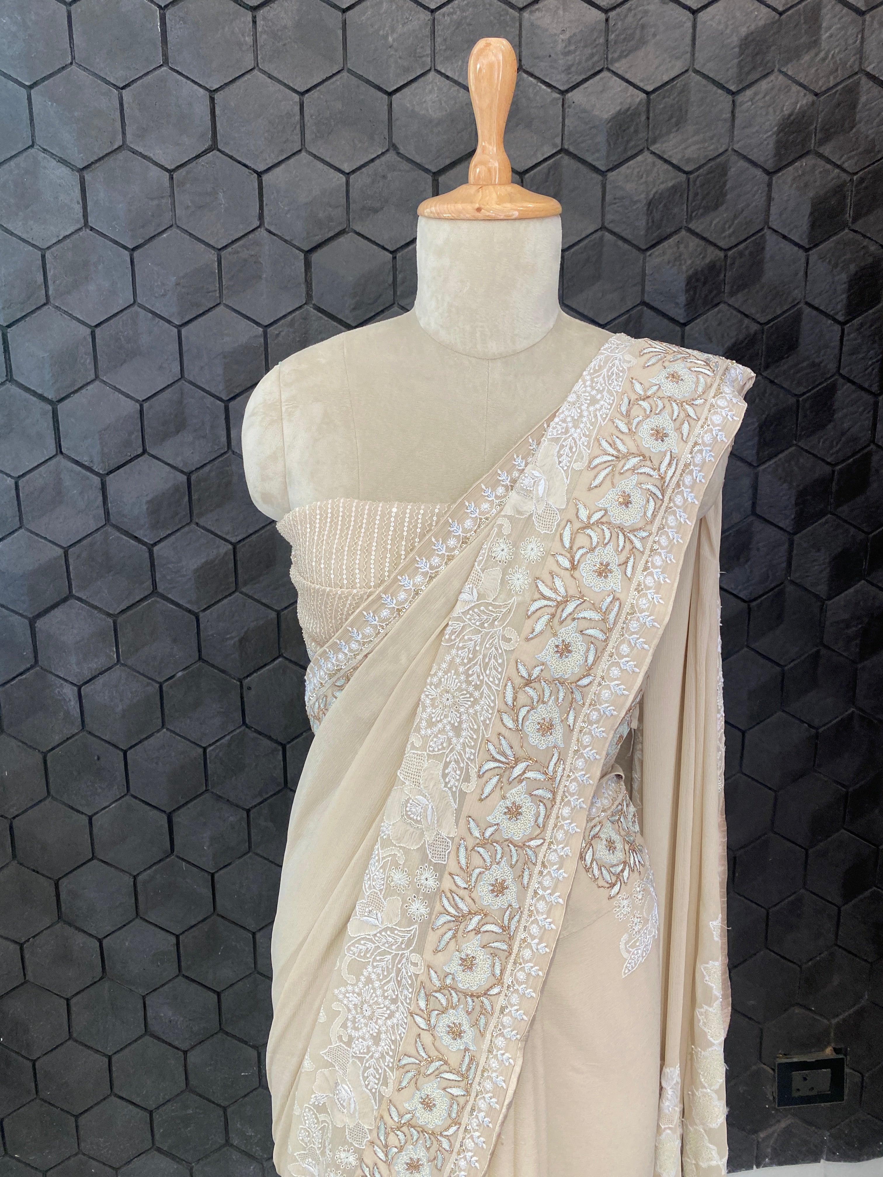 Chiffon do-taar chikankari and pitta work saree