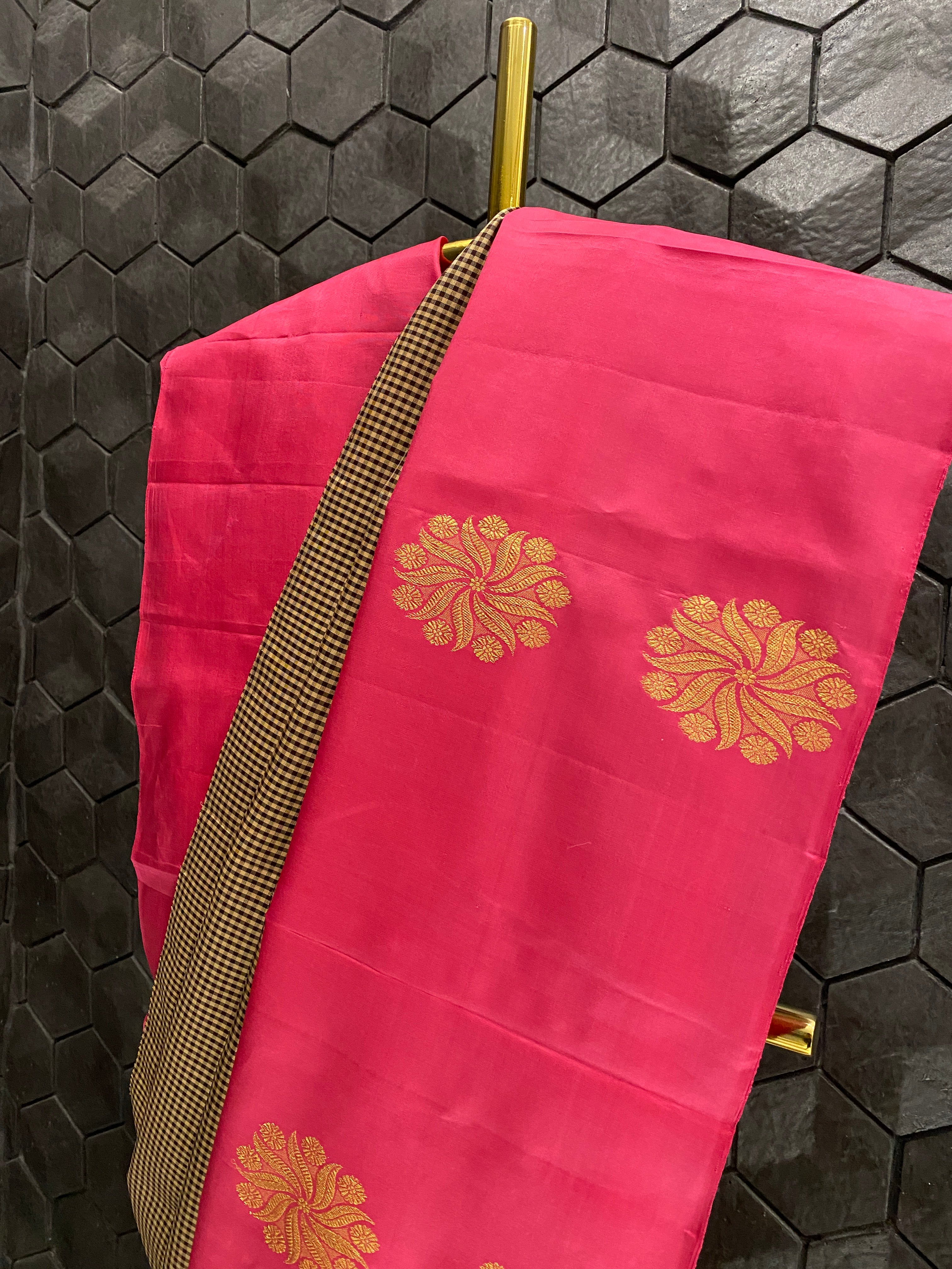 Dual colour silk saree with zari work