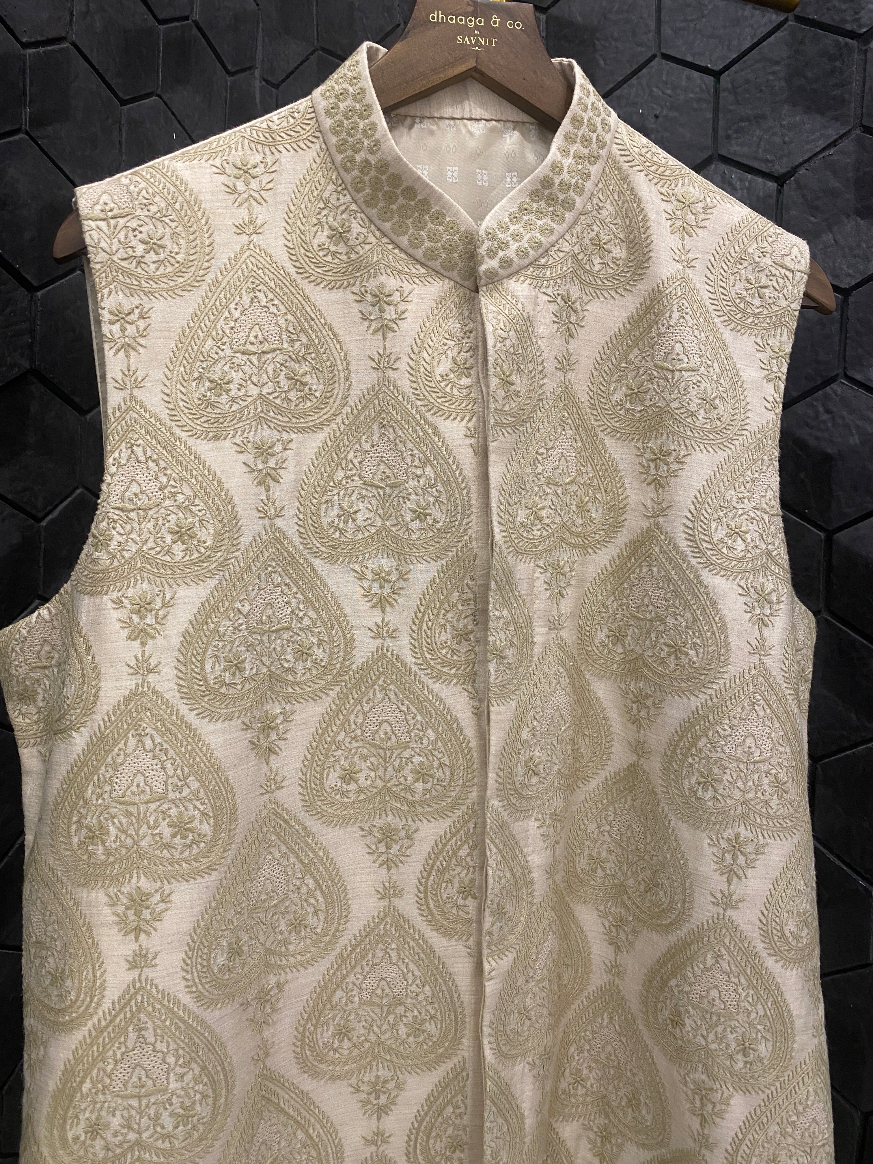 MENS MUNGA SILK CHIKANKARI SADRI / WAISTCOAT