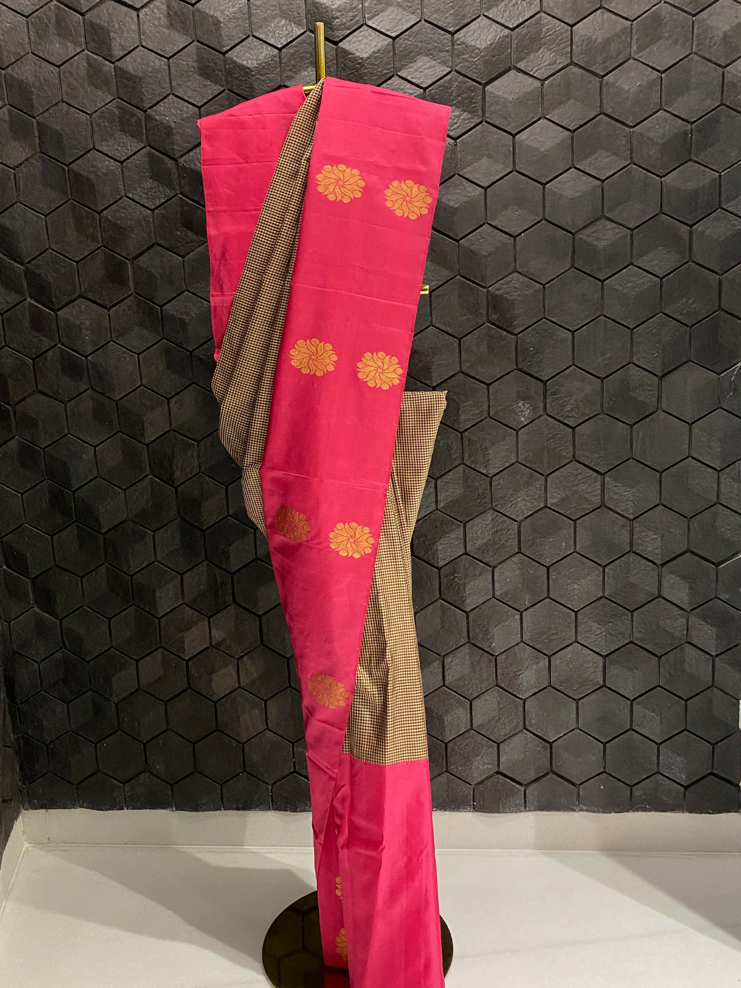 Dual colour silk saree with zari work